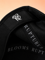 Etiqueta interior bordada de la gorra LA UNO de Rupture Blooms